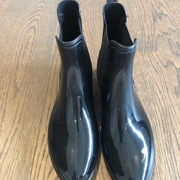 Rain boots - Picture 1 of 6